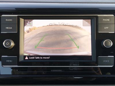 2024 Volkswagen Taos - Photo 16