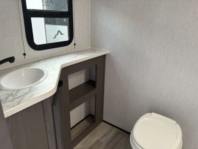 2022 Cruiser RV MPG - Photo 10