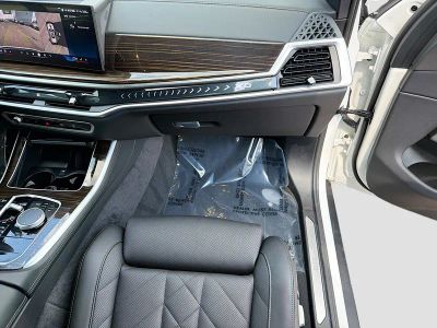 2026 BMW X5 — photo 18 view