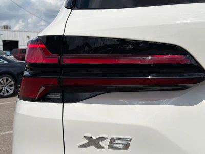 2026 BMW X5 — photo 10 view