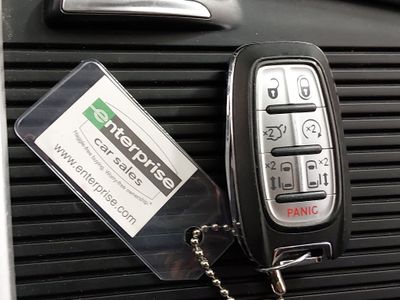 2023 Chrysler Pacifica — photo 15 view
