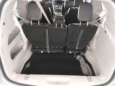 2023 Chrysler Pacifica — photo 11 view