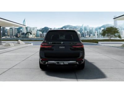 2027 BMW X7 — detail view