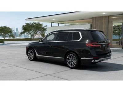 2027 BMW X7 — side profile view