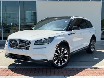 2020 Lincoln Corsair Reserve in White — front three-quarter view