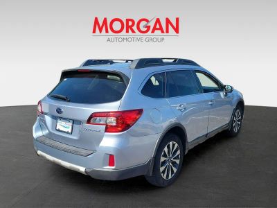 2015 Subaru Outback — interior view