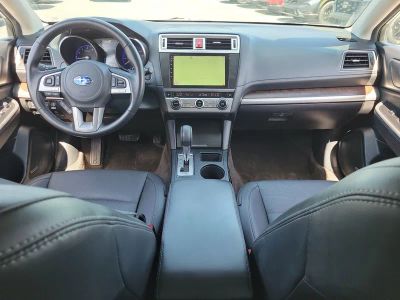 2015 Subaru Outback — photo 12 view
