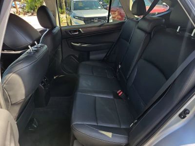 2015 Subaru Outback — photo 16 view