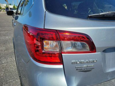 2015 Subaru Outback — photo 10 view