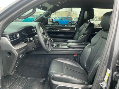 2022 Jeep Wagoneer — photo 9 view