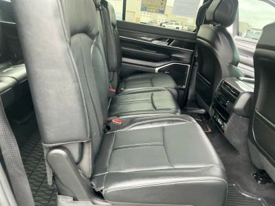 2022 Jeep Wagoneer — photo 19 view