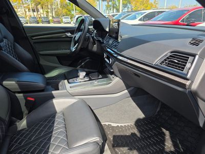2023 Audi SQ5 — photo 9 view