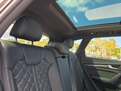 2023 Audi SQ5 — photo 14 view