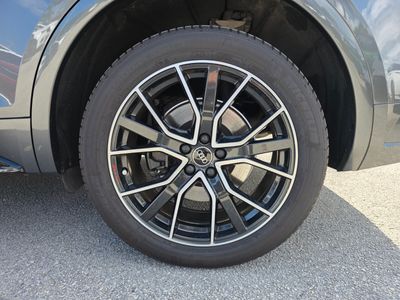 2023 Audi SQ5 — photo 16 view
