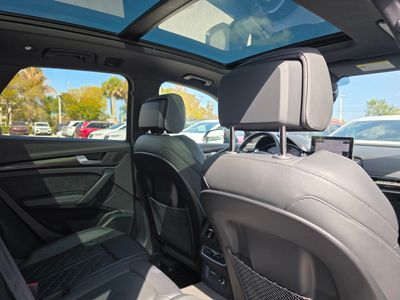 2023 Audi SQ5 — photo 12 view