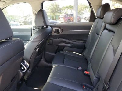 2025 Kia Sorento — photo 12 view