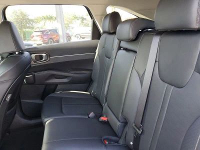 2025 Kia Sorento — photo 11 view