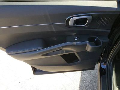 2025 Kia Sorento — photo 16 view