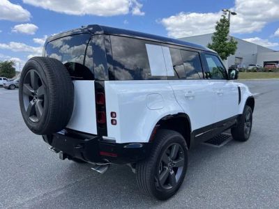 2025 Land Rover Defender 110 — detail view