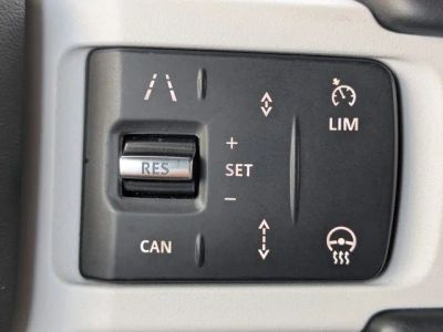 2025 Land Rover Defender 110 — photo 24 view
