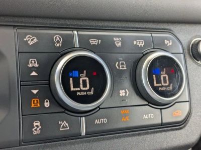 2025 Land Rover Defender 110 — photo 26 view
