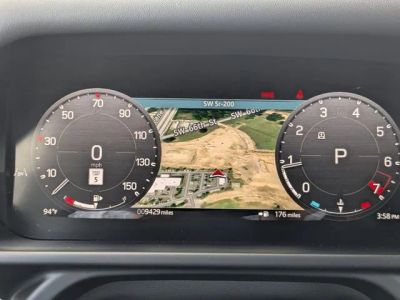 2025 Land Rover Defender 110 — photo 25 view