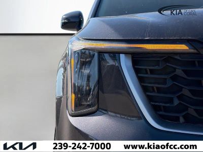 2026 Kia Sorento — photo 8 view