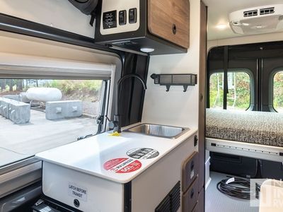 2026 Tiffin Motorhomes Van - Photo 11