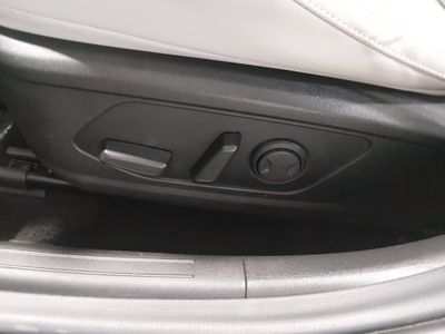 2024 Hyundai Elantra — photo 21 view