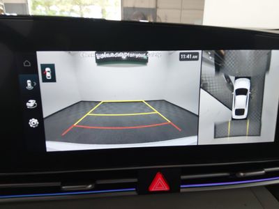 2024 Hyundai Elantra — photo 17 view