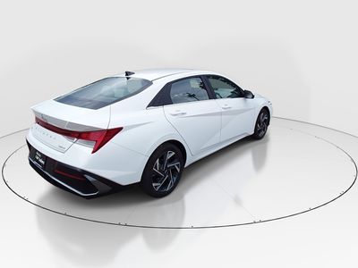 2024 Hyundai Elantra — photo 7 view
