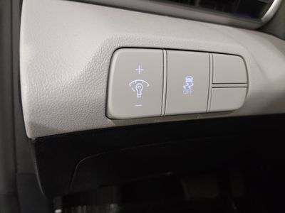 2024 Hyundai Elantra — photo 13 view