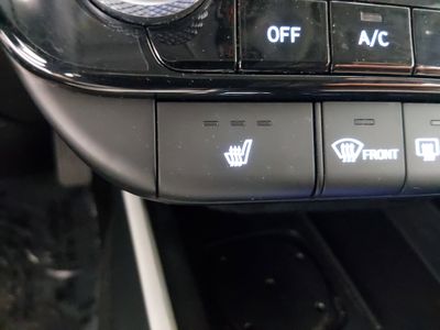 2024 Hyundai Elantra — photo 18 view