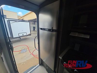 2020 Riverside RV Intrepid - Photo 8