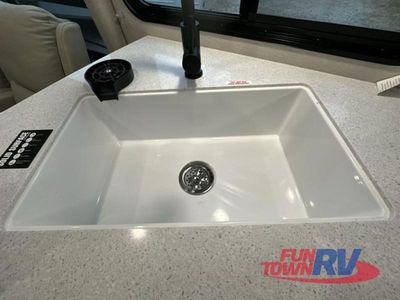 2026 Coachmen RV Catalina Legacy Edition - Photo 19