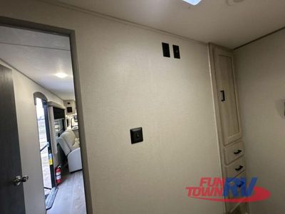 2026 Coachmen RV Catalina Legacy Edition - Photo 40