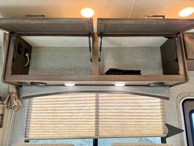 2021 Thor Motor Coach Chateau - Photo 12