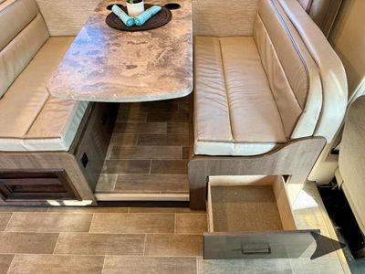 2021 Thor Motor Coach Chateau - Photo 16