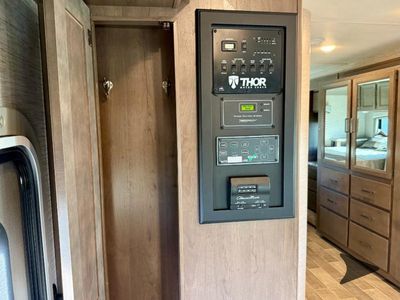 2021 Thor Motor Coach Chateau - Photo 19