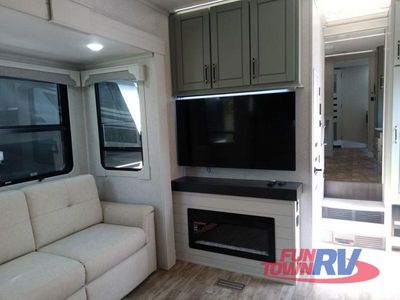 2025 Redwood RV Redwood - Photo 5