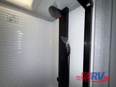 2025 Redwood RV Redwood - Photo 35