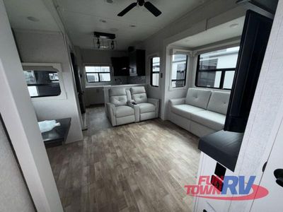 2025 Redwood RV Redwood - Photo 16