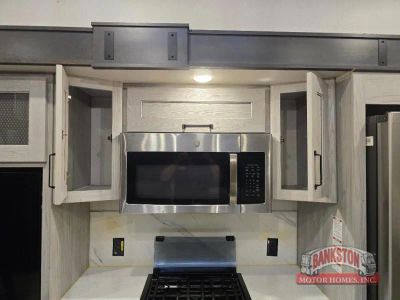 2023 Montana High Country 335BH — photo 11 view