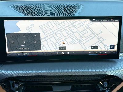 2026 BMW 3 Series — photo 32 view