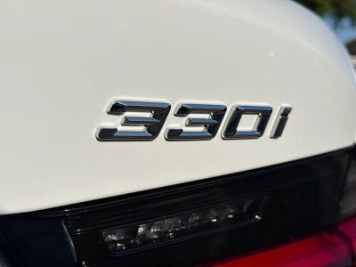 2026 BMW 3 Series — photo 11 view