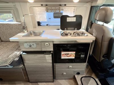 2026 Winnebago TRAVATO - Photo 7