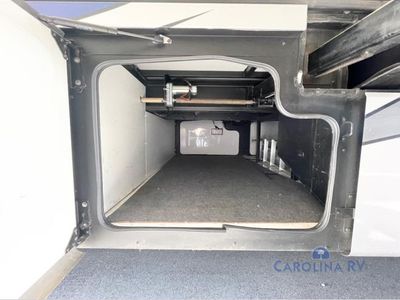 2019 Fleetwood Discovery - Photo 7