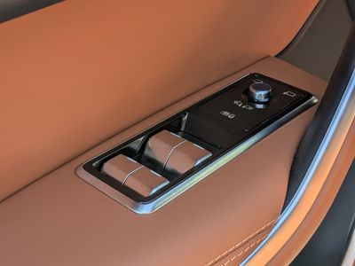 2026 Jaguar F-PACE — photo 16 view