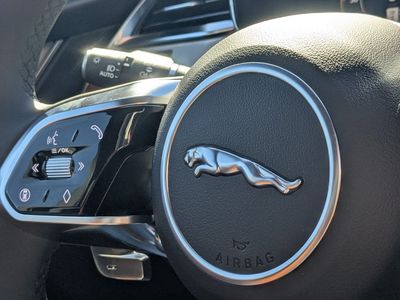 2026 Jaguar F-PACE — photo 29 view