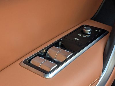 2026 Jaguar F-PACE — photo 21 view